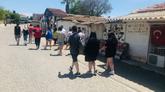 Gençler, tarih dolu bir gün geçirdi
