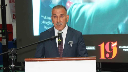 Gençlerin gösterileri ayakta alkışlandı