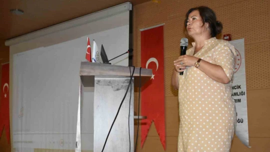 Germencik'te 'İncir Siyah Sineği ve Hastalıkları Eğitim Toplantısı' düzenlendi