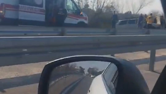 Germencik'te 3 araçlı trafik kazası: 4 yaralı