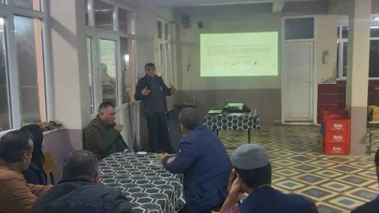 Germencik'te buzağı bakımı eğitimi verildi
