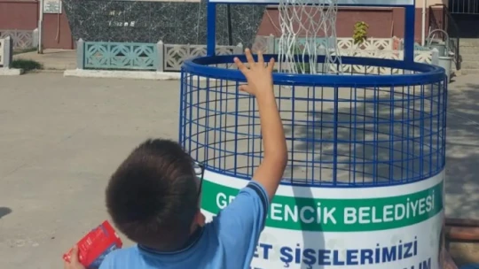 Germencik'te çocuklar atık yönetimini öğreniyor
