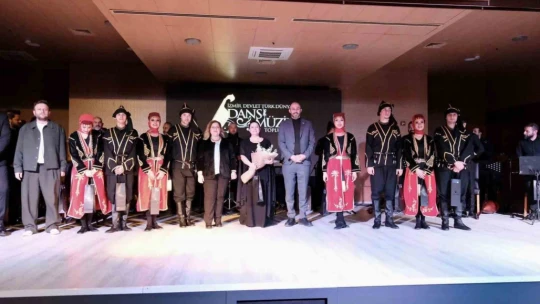 Germencik'te deve güreşi festivali, konserle başladı