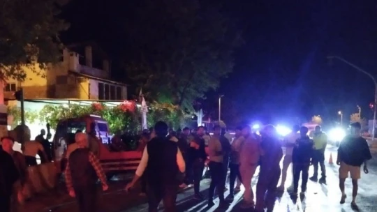 Germencik'te minibüs ile çekici çarpıştı: 3 yaralı