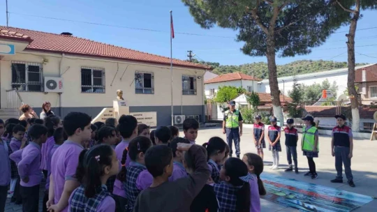 Germencik'te öğrencilere uygulamalı trafik eğitimi