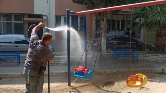 Germencik'te parklar dezenfekte edildi