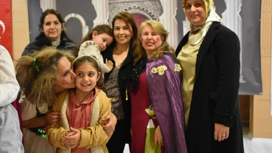 Germencik'te sahnelenen tiyatro, izleyicilerden tam not aldı
