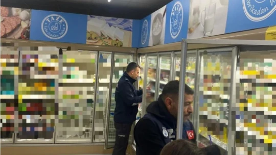 Germencik'te zincir marketler denetlendi
