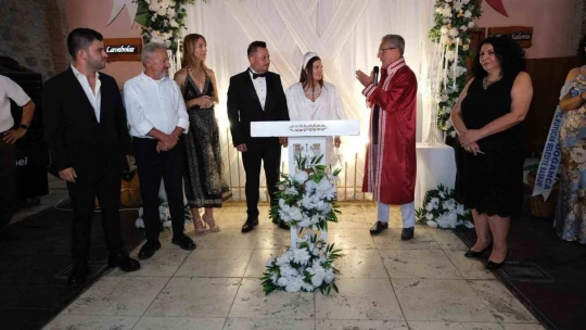 Gülseren-Eray Gökçe çifti hayatını birleştirdi
