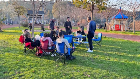 Güneşli hava Adagöl'ü doldurdu