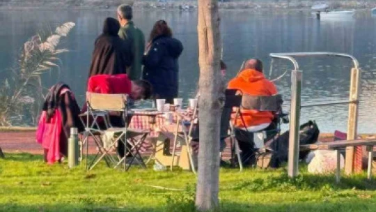 Güneşli hava Adagöl'ü doldurdu