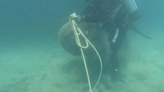 Güvercinada'da deniz dibinden 1.5 ton atık çıkarıldı