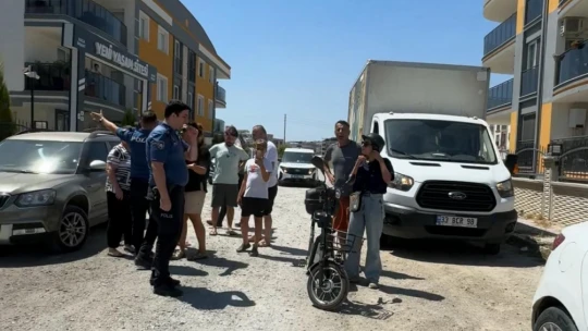 Habere giden gazeteciler haber oldu: Polisin gözü önünde gazeteciler gaspa uğradı