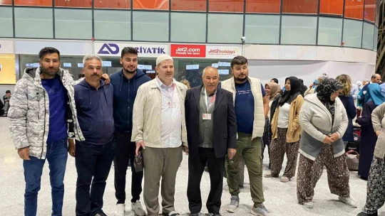 Hacı adayları dualarla kutsal topraklara uğurlandı