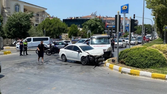 Hasta taşıyan ambulansın devrildiği kazanın kamera görüntüleri ortaya çıktı