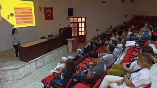 Hastane personeline narkotik eğitimi