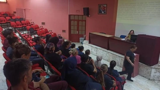 Hastane temizlik personeline iş sağlığı ve güvenliği eğitimi verildi