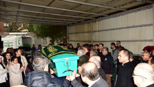 Hayatını kaybeden hastane personeli son yolculuğuna uğurlandı