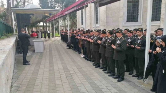 Hayatını kaybeden Menderes'in Özel Kalem Müdürü tarı son yolculuğuna uğurlandı