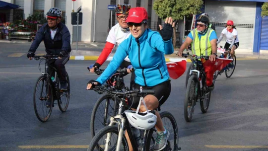 Hem sağlık için hem Aydın'ı tanımak için pedal çeviriyorlar