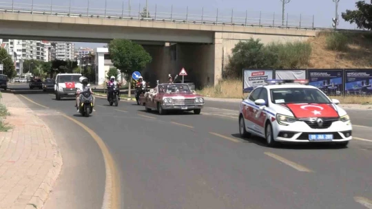 Hem teşkilat gururunu hem baba sevincini bir arada yaşadı