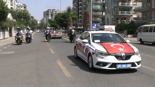 Hem teşkilat gururunu hem baba sevincini bir arada yaşadı
