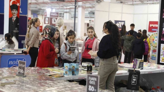 Her yaştan vatandaş Aydın Kitap Fuarı'nda buluşuyor