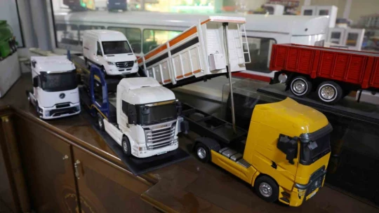 Hobisi ekmek kapısına dönüştü, el yapımı maket araçlar dünyaya açıldı