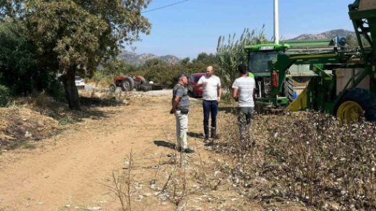 (İBRAHİM ABİ) Başkan Zencirci pamuk hasadı yapan üreticilerle buluştu