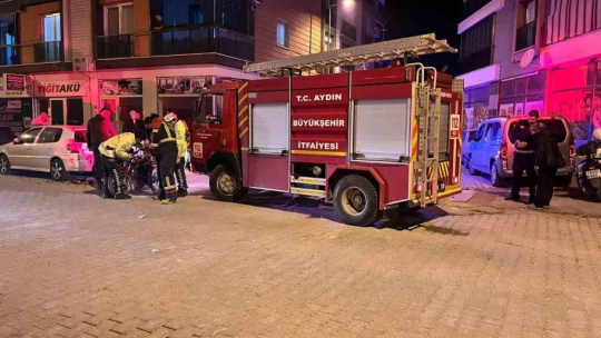 İki motosiklet, otomobil ile kafa kafaya çarpıştı: 3 yaralı