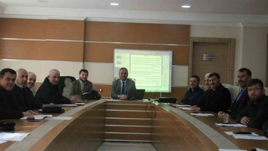 İl Müftüsü Güneş hizmet içi eğitim alan din görevlileri ile buluştu
