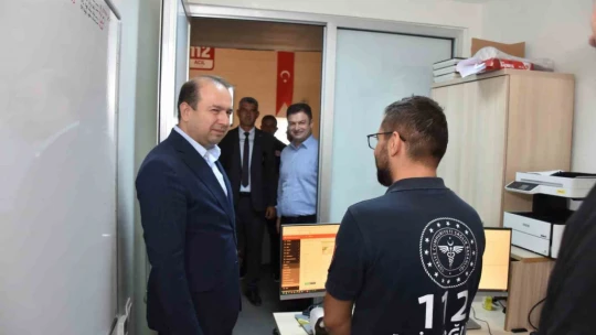 İl Sağlık Müdürü Şenkul, 112 Acil Çağrı Merkezi'ndeki çalışmaları inceledi