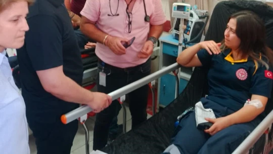 İl Sağlık Müdürü Şenkul kazada yaralanan personelini hastanede yalnız bırakmadı