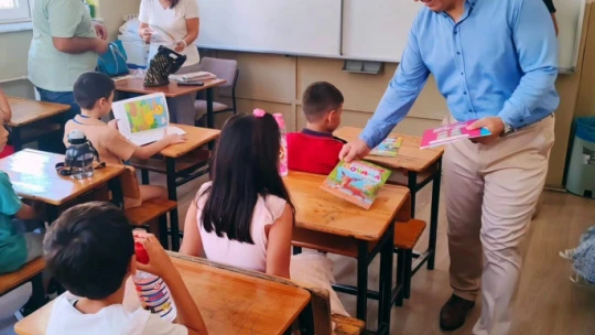 İlçe Milli Eğitim Müdürü Şimşek, minik öğrencilerin heyecanına ortak oldu