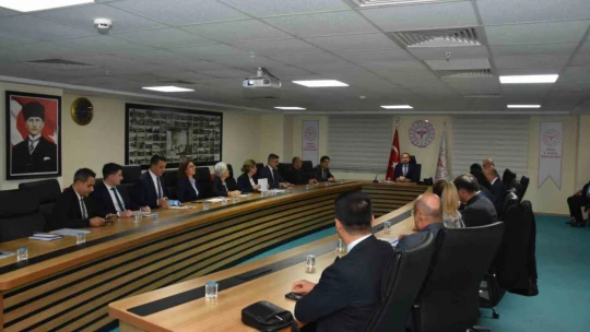İlçelerdeki sağlık hizmetleri görüşüldü