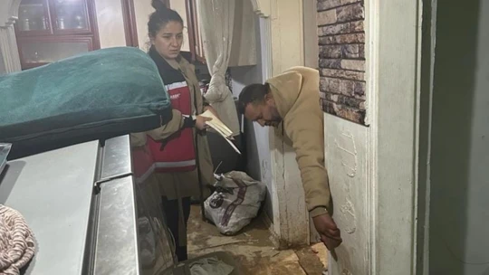 Ilıcabaşı Mahallesi'ndeki selin izleri sarılıyor