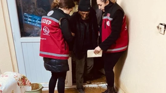 Ilıcabaşı Mahallesi'ndeki selin izleri sarılıyor