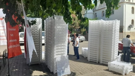 İncir üreticilerine kurutma kerevitleri dağıtıldı