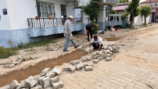 İncirliova Belediyesi'nden ücretsiz yol tamiratı desteği