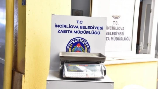 İncirliova Belediyesi'nin pazarlarda tartı denetimi sürüyor