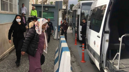İncirliova'da 32 düzensiz göçmen yakaladı