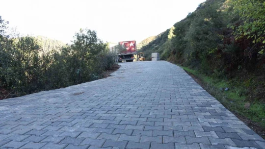 İncirliova'da Arzular Mahallesi yeni yoluna kavuşuyor