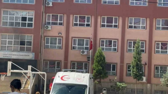 İncirliova'da bir okulun zemin katında yangın çıktı