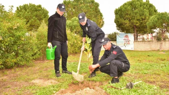 İncirliova'da fidanlar toprakla buluştu