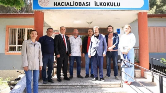 İncirliova'da hayırsever tarafından bağışlanan sıralar okula teslim edildi