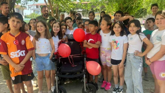 İncirliova'da öğrenciler harçlıklarını umuda dönüştürdü