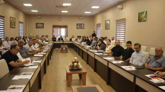 İncirliova'da protokol üyeleri incir hasadına katıldı