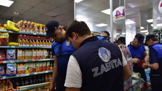 İncirliova'da tarihi geçmiş ürünlere el koyuldu