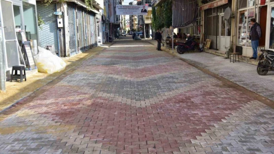 İncirliova'da yol çalışmaları aralıksız sürüyor