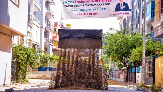 İncirliova'da yollar yenilenmeye devam ediyor